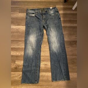 American Eagle Outfitters Men's Straight Jeans in Washed Blue